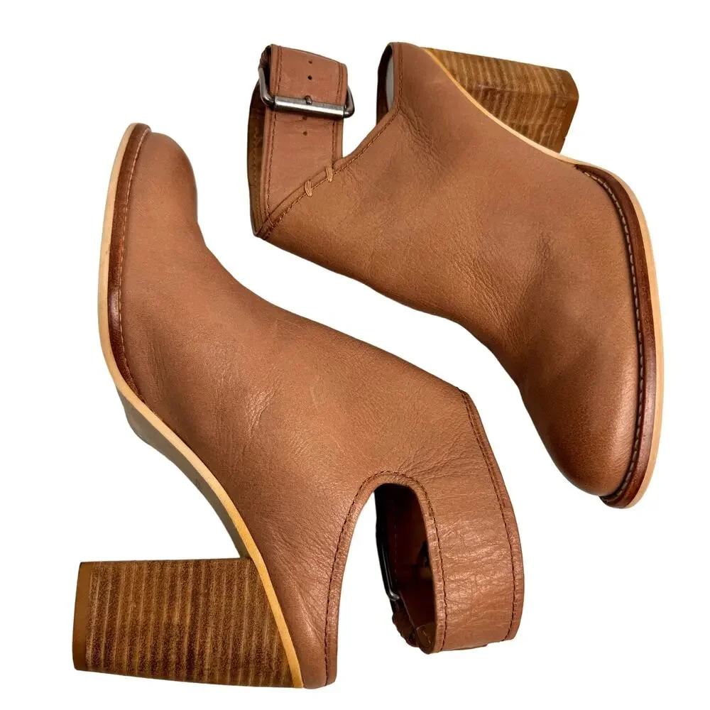 Women's Dolce Vita Camel Jacklyn Booties Buckle Closure Stacked‎ Heel Shoes 91/2